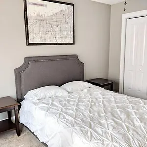 Spacious Deluxe House For You, Your Family And Friends Holiday home